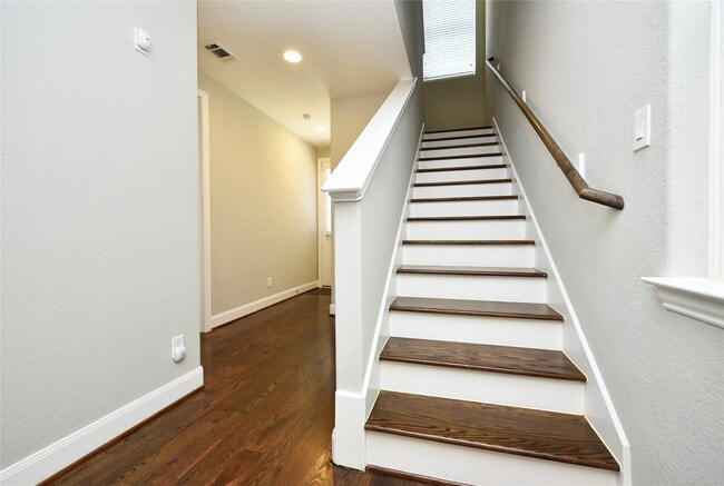 Building Photo - 5502 Camaguey St