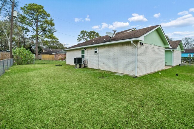 Building Photo - 3908 Colorado Ave