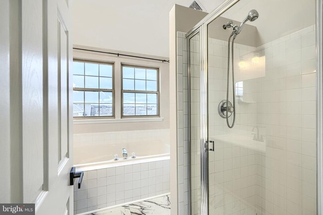 Building Photo - 8 Katurah Ln