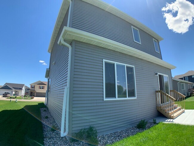 Building Photo - 1360 Goldenwood Dr