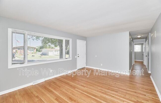 Building Photo - 2770 Dove Dr