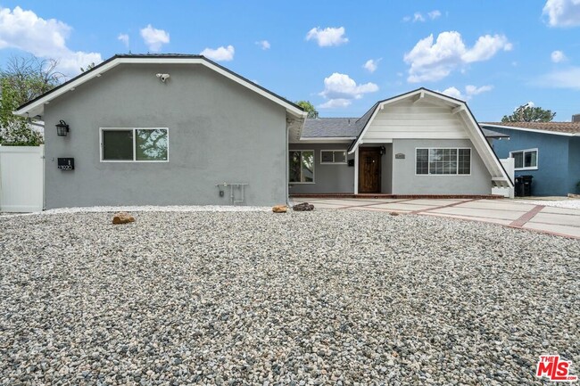 Building Photo - 23922 Archwood St