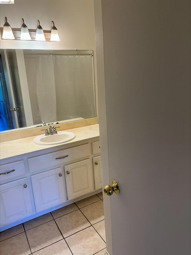 Building Photo - 5313 Ridgeview Cir