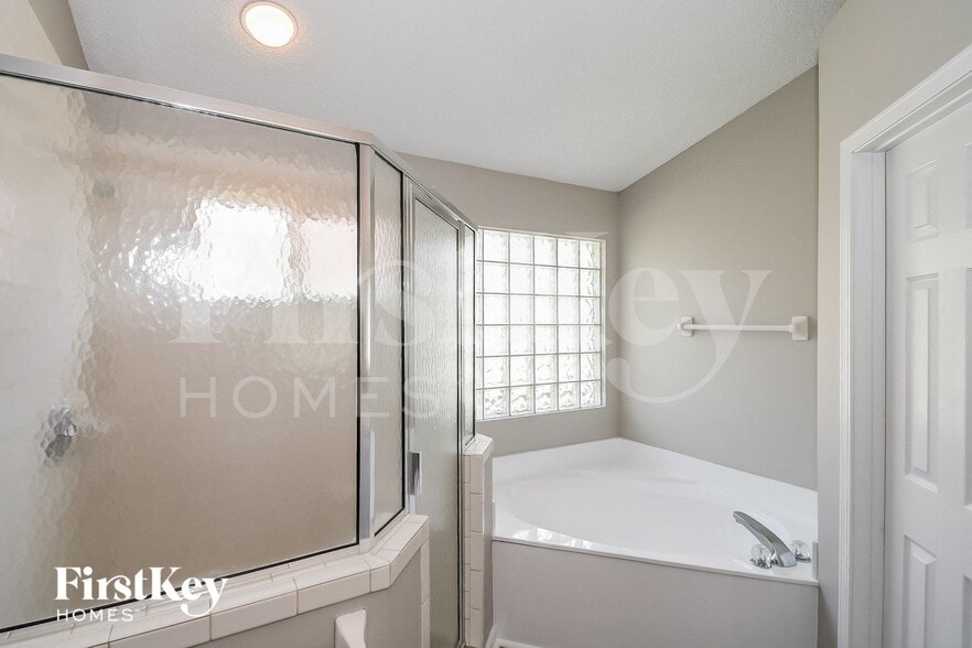 Building Photo - 10785 Las Colinas Way