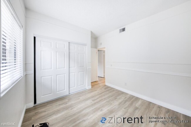 Building Photo - 2 br, 1 bath Condo - 68 Maegan Place, Thou...