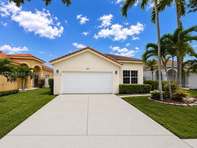 Building Photo - 837 Tanglewood Cir