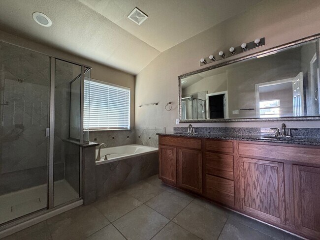 Building Photo - 2507 Inspiration Dr