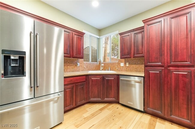 Building Photo - 62 Myrtle Springs Ct