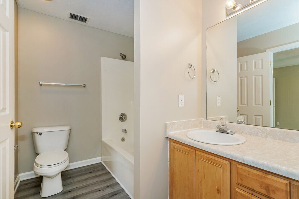 Building Photo - 833 Lavergne Ln