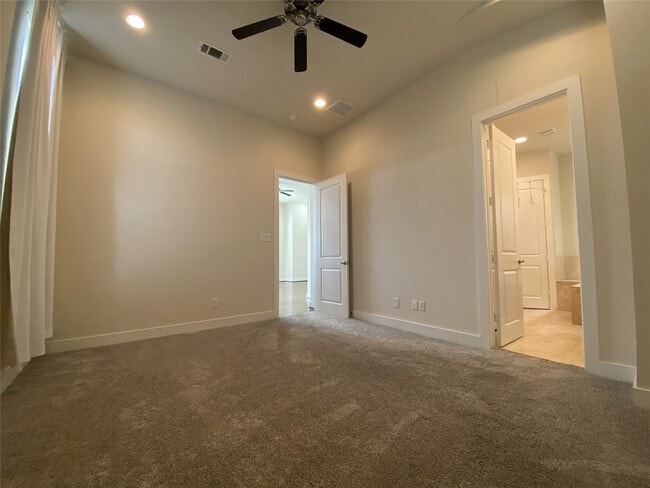 Building Photo - 74 N Hutcheson St