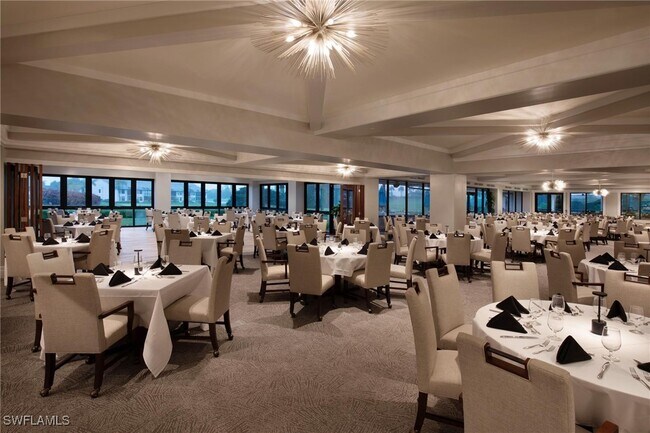 Building Photo - 7380 St Ives Way