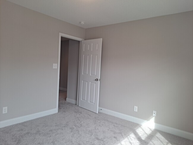 Building Photo - 9218 Upstream Ln