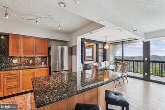 Building Photo - 7401 Westlake Terrace