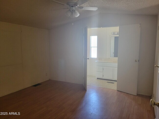 Building Photo - 2548 N Calle Tercero