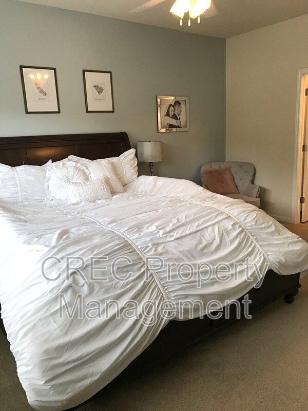 Building Photo - 272 Mayfield Dr