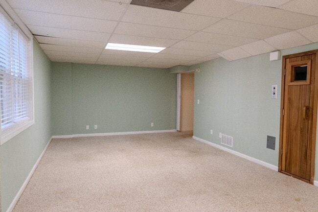 Building Photo - 2858 Livsey Dr