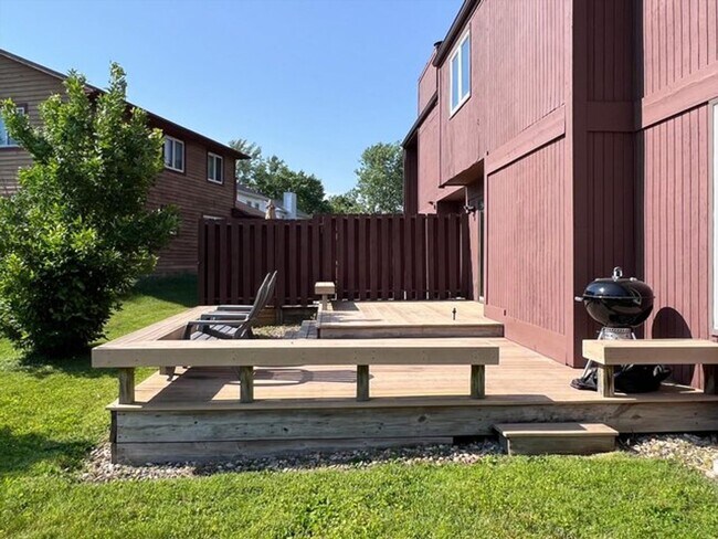 Building Photo - 2138 Peach St
