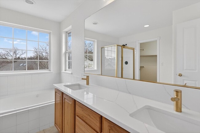 Building Photo - Stunning 5-BD 4-BA Outlook Home with Flatirons Views & Finished Basement