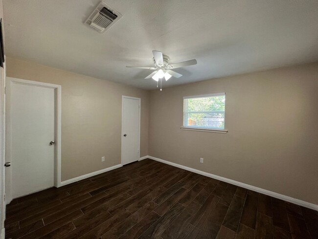 Building Photo - North Richland Hills Texas Townhome For Rent