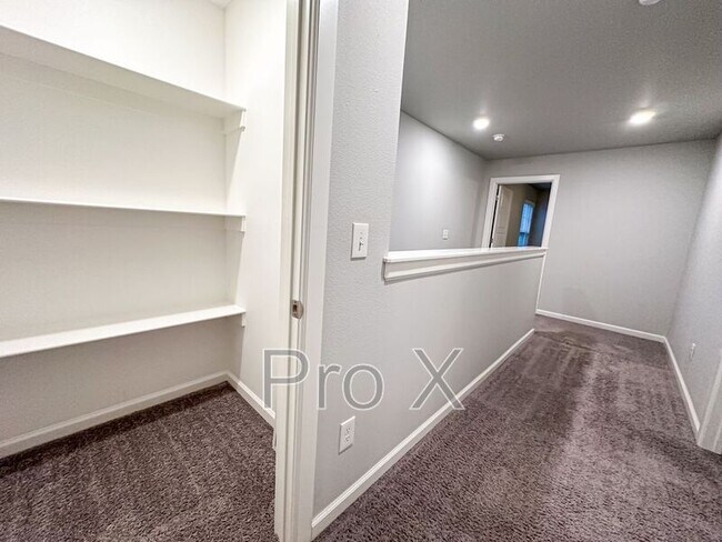 Building Photo - 1733 W Whitney Ln