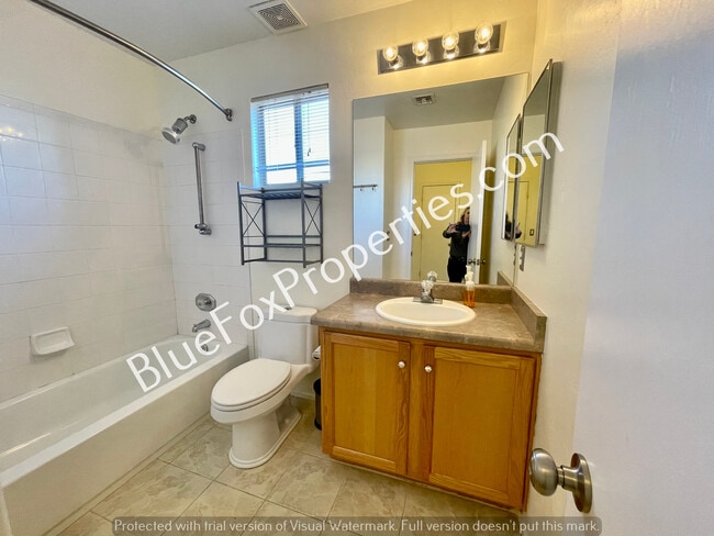 Building Photo - 8701 E Chimney Spring Dr