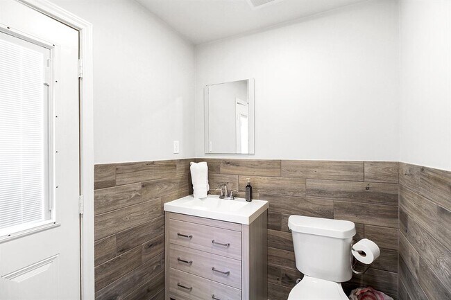Building Photo - 5603 Statfield Glen Ln