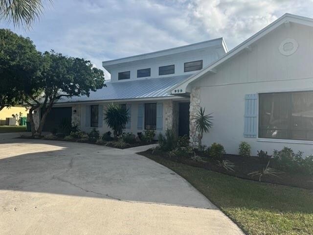 Building Photo - 929 Jackson Way