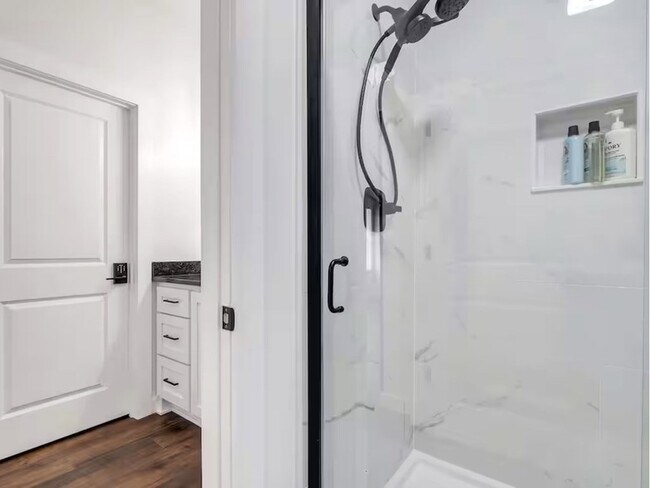 Building Photo - 134 Blackberry Ln