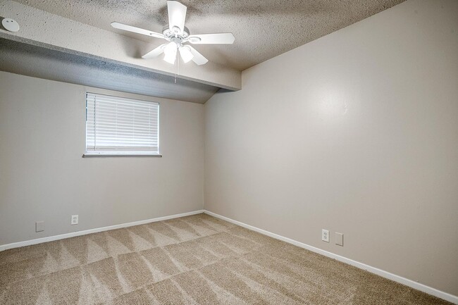 Building Photo - Charming Home located in the heart of Burleson!