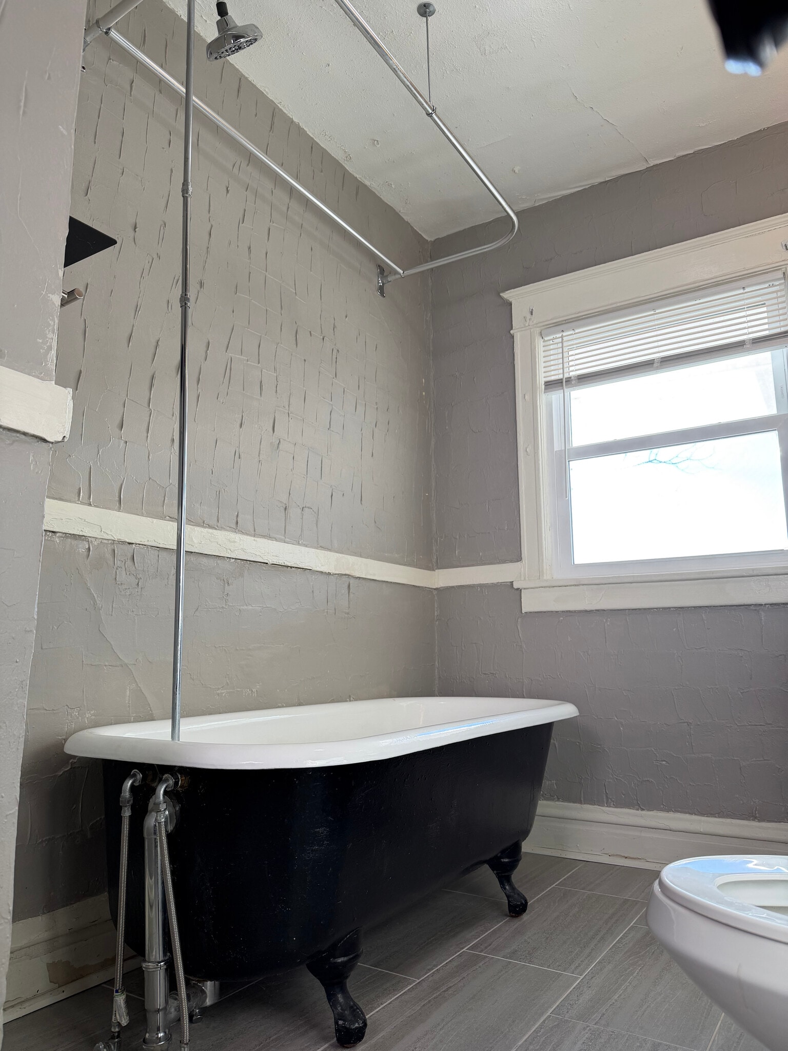 Building Photo - 3836 Wyandotte St