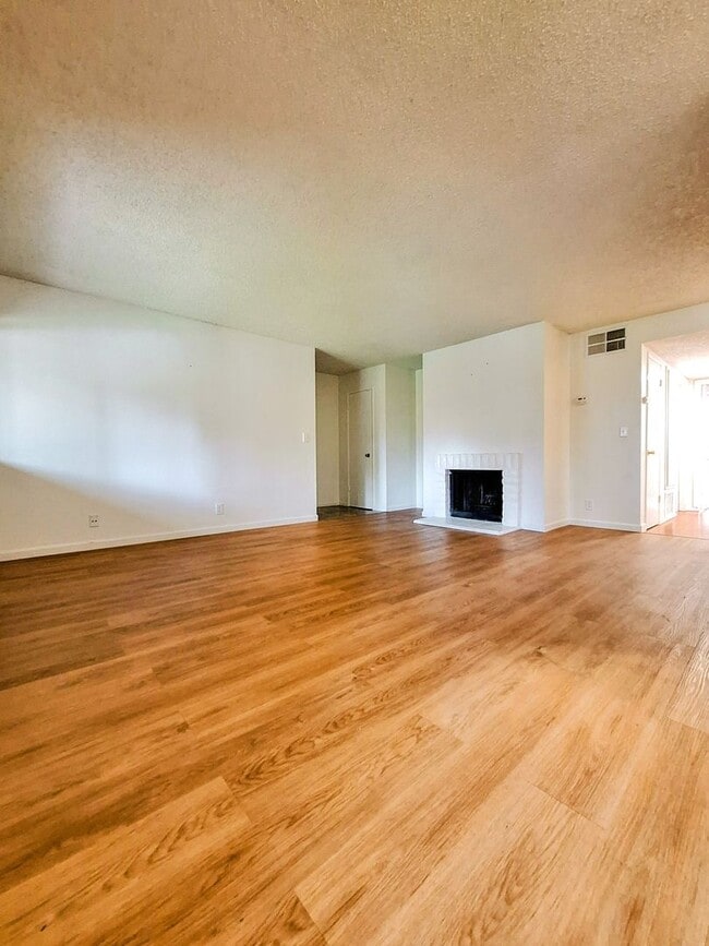 Building Photo - Beautiful 2bd Condo In Gated Community With Pool, Gym, and On-site Laundry