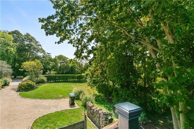 Building Photo - 99 Coggeshall Ave