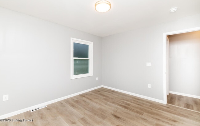 Building Photo - 204 W Warfield St