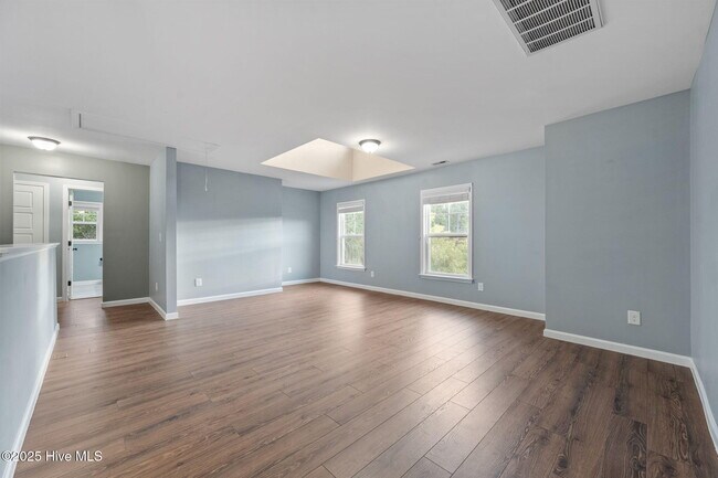 Building Photo - 711 Tuscarora Dr