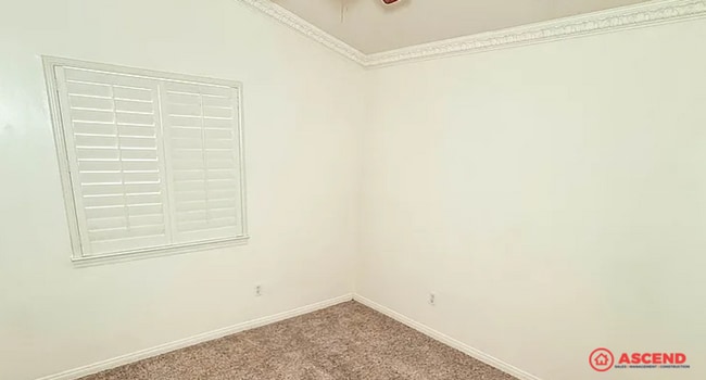 Building Photo - 4 Bedroom Home In R0sedale!!