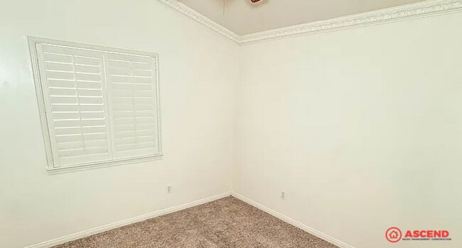 Building Photo - 4 Bedroom Home In Rosedale!!