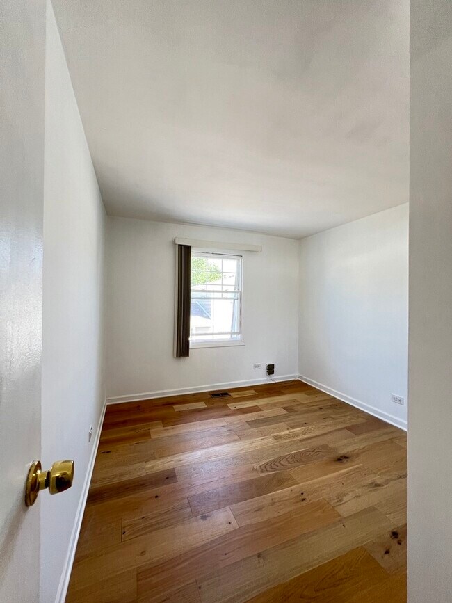 Building Photo - 358 Farmingdale Cir