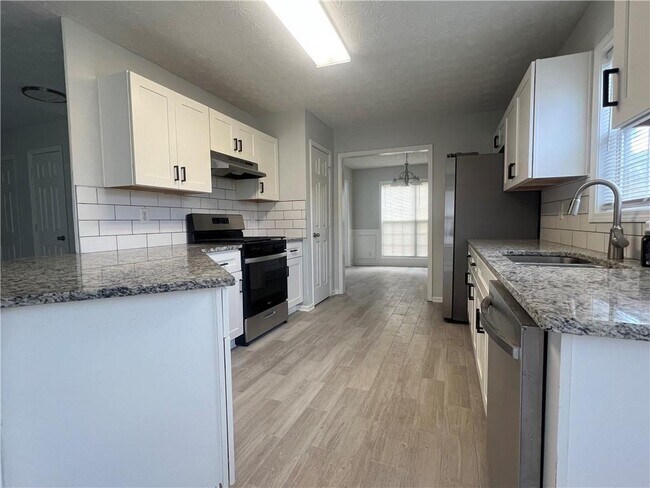Building Photo - 540 Peachtree Parc Ct NE