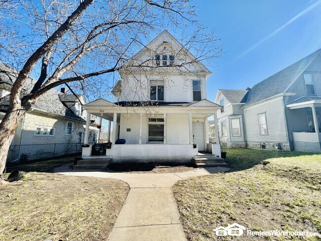 Building Photo - 323 N 30th Ave