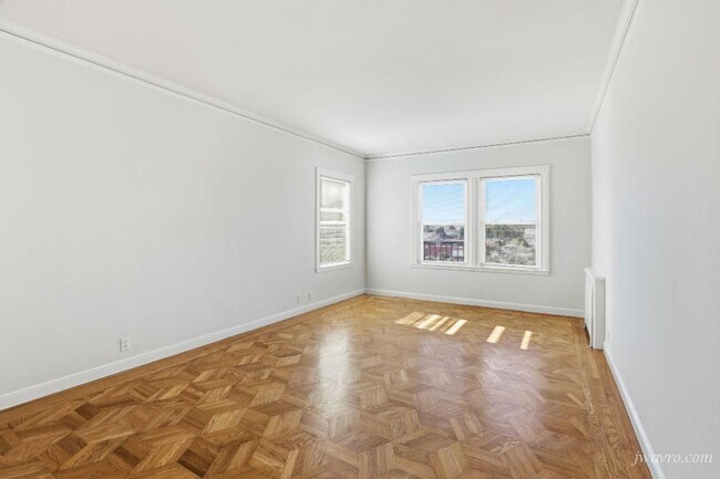 Building Photo - 555 Pierce St