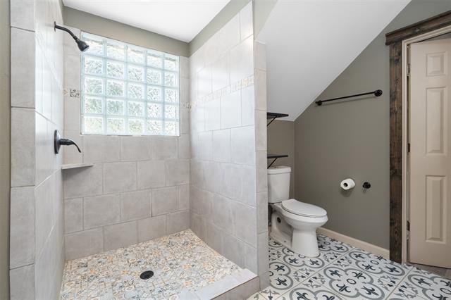 Building Photo - 2500 Fairway Dr
