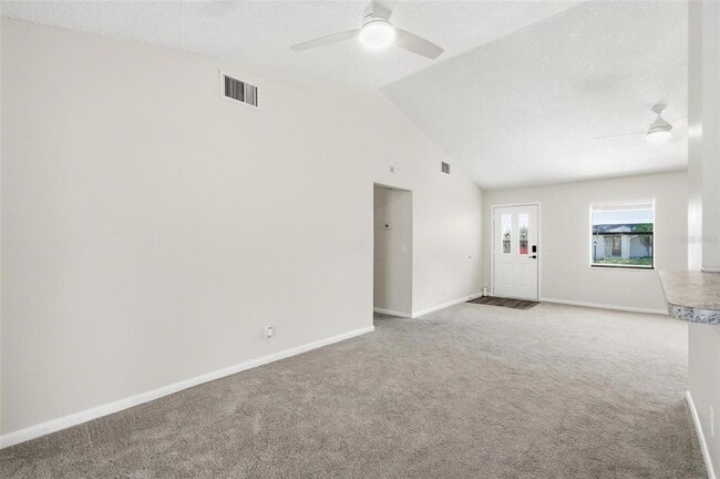 Building Photo - 8 Blakeport Ln