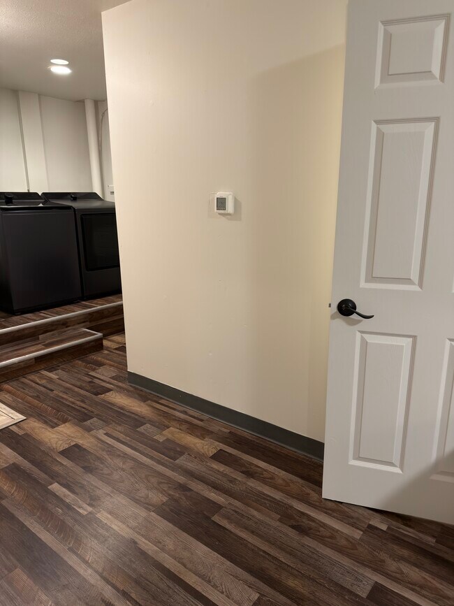 Building Photo - 2011 Oregon Ave