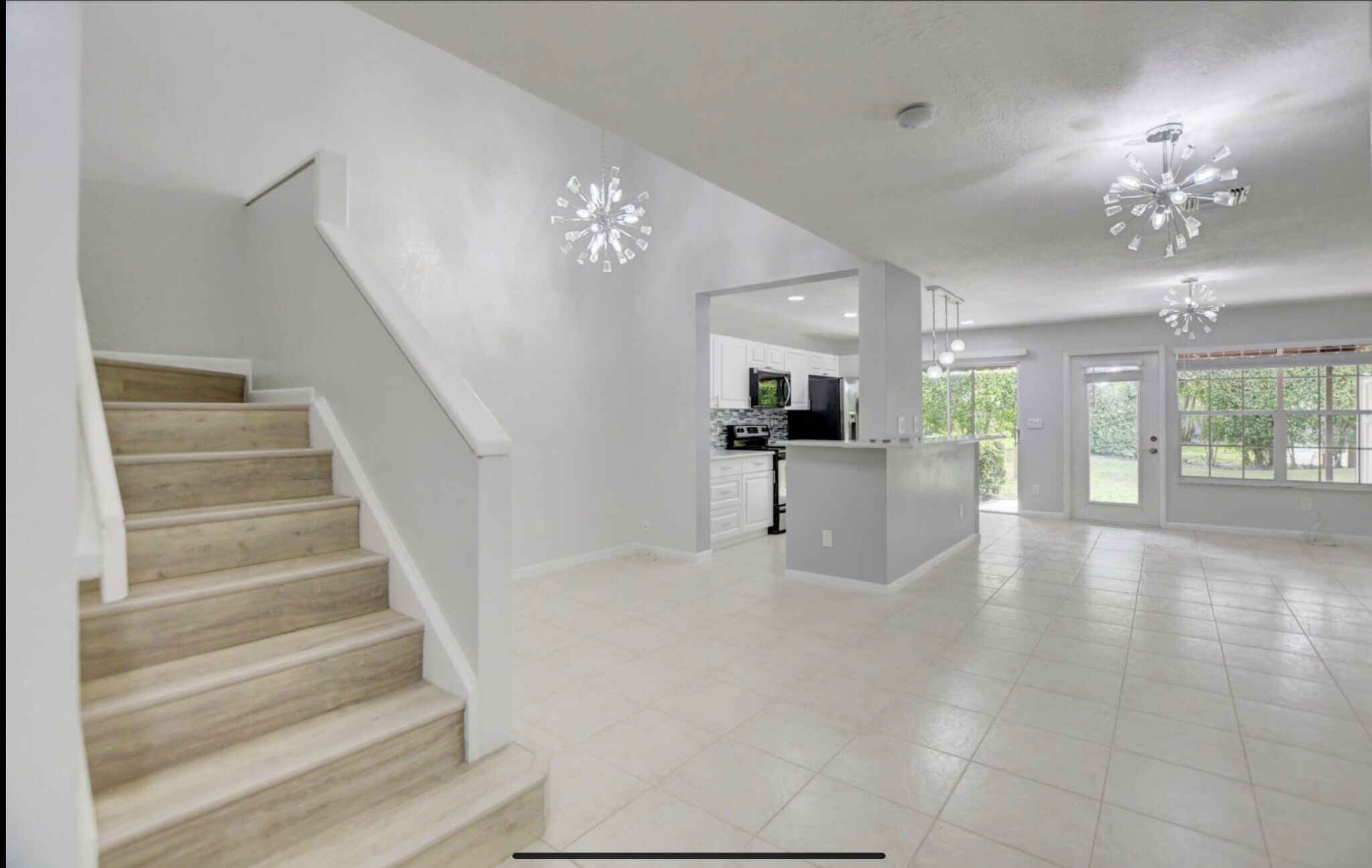 Building Photo - 5286 Sapphire Vly