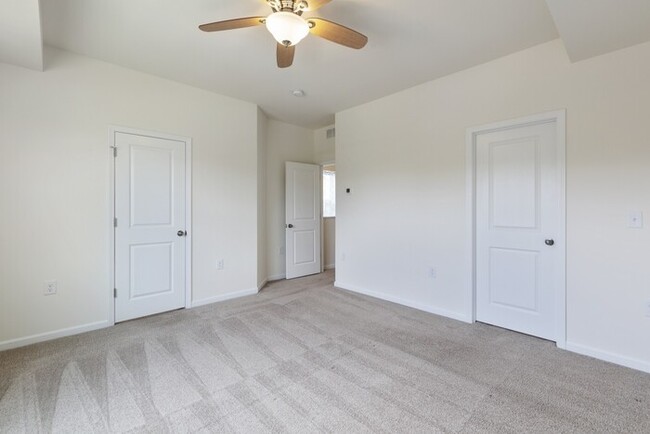 Building Photo - End Unit Townhome | Washer/ Dryer Included...