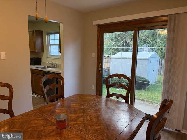 Building Photo - 34 King Charles Cir