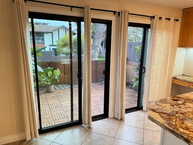 Building Photo - 2464 Caminito Ocean Cove