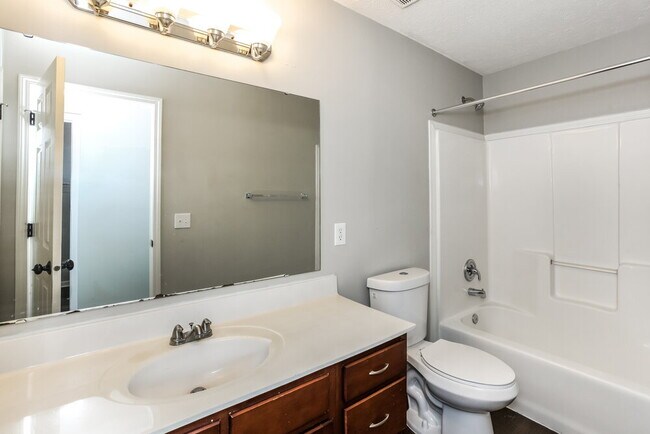 Building Photo - 12005 Gatwick View Dr