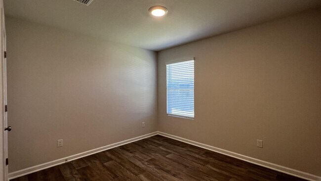Building Photo - 11207 Elemis Dr