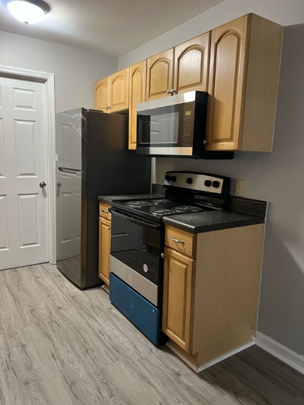 Building Photo - 755 Burcale Rd